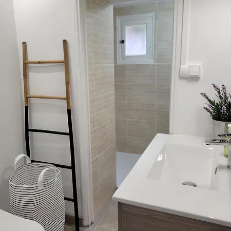 Très Beau 2 Pièces Rénové Et Climatisé